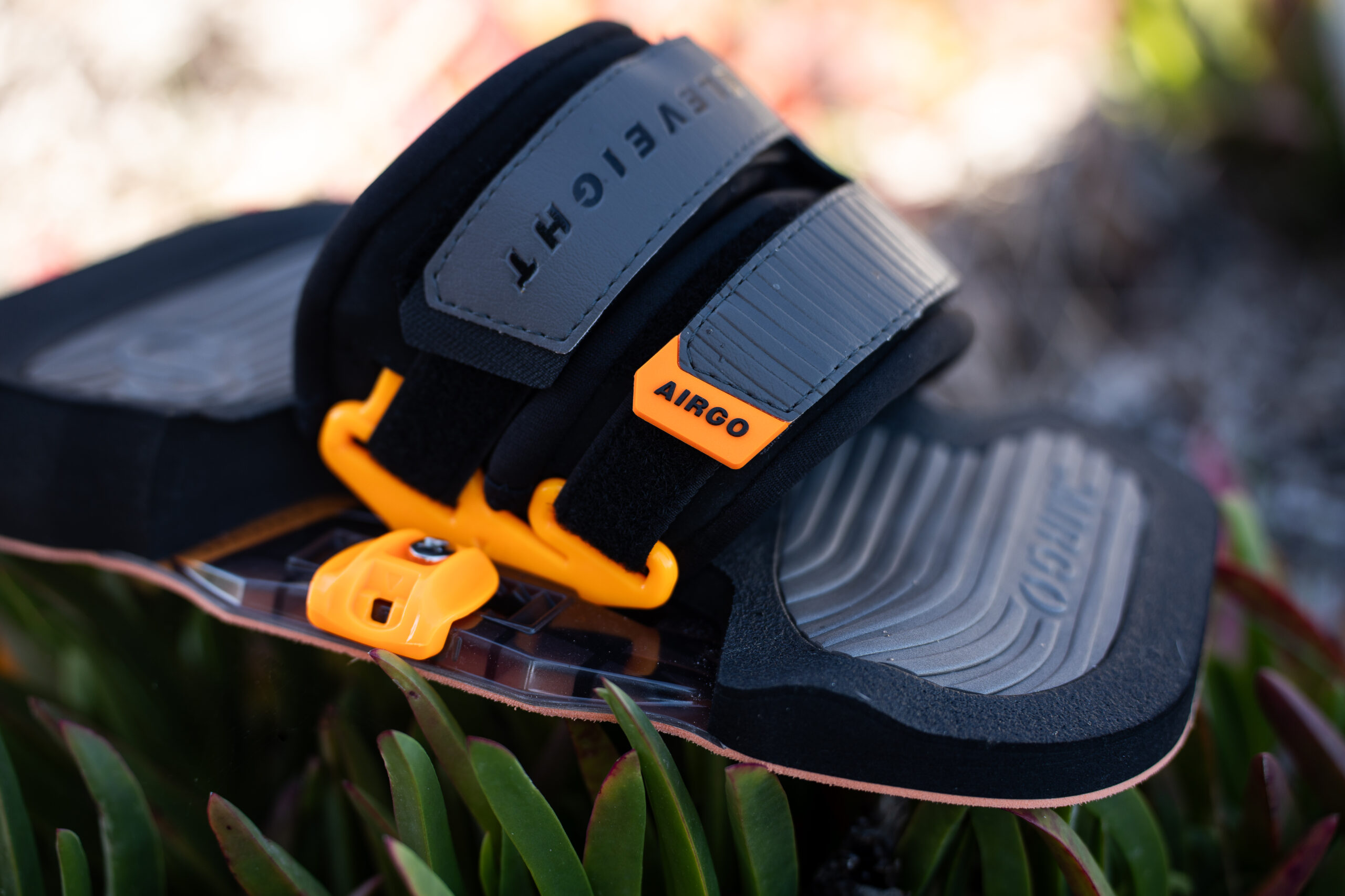 Eleveight Airgo V4 pads and straps – Image 1